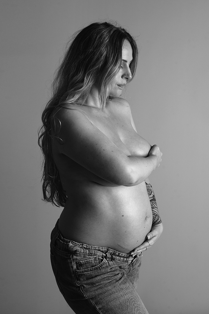 Zwart-wit-zwangerschapsfotografie-Vught-fotostudio